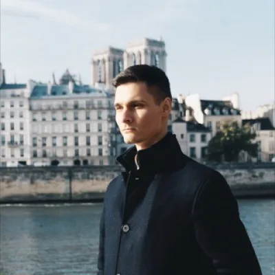 André