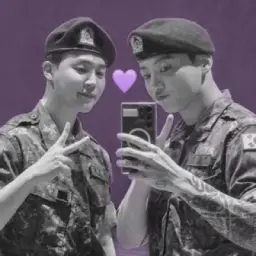 чигу целуются и едят рамён — 🌙.
