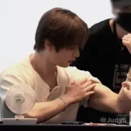 Ли Минхо и его 4 кота (и skz)🐰🐹