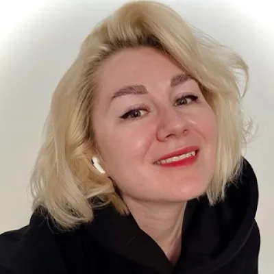 Аня Фролова